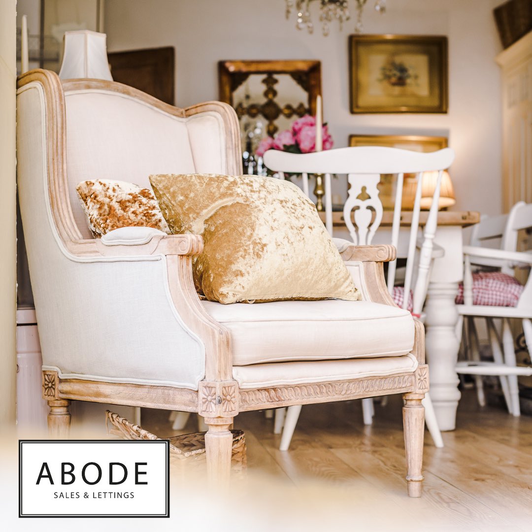 How are you spending your bank holiday? Dog walks, gardening, going away for a long weekend away or just relaxing at home?🖤

#BankHolidayMonday #BankHolidayWeekend #wiganproperty #estateagent #wiganestateagent #movinghome