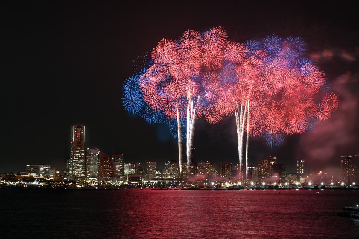 ShoheiYamaMovie's tweet image. 気まぐれに花火写真4枚並べてみた。#花火　#東京カメラ部
