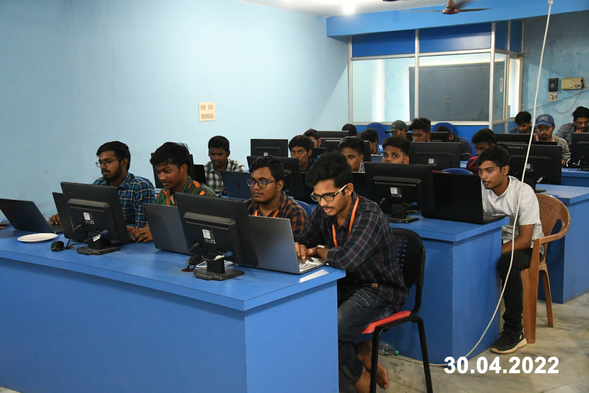 veltechofficial's tweet photo. A short glimpse of the credit course on "Spark Data Processing on AWS - Day 2" offered to the Department of Computer Science and Engineering held on our campus.
View more: https://t.co/Slozt3GWXc
#VEL_TECH #VELTECH #datascience #dataanalyst #datascientist #deeplearning https://t.co/7DnFPtoXWo
