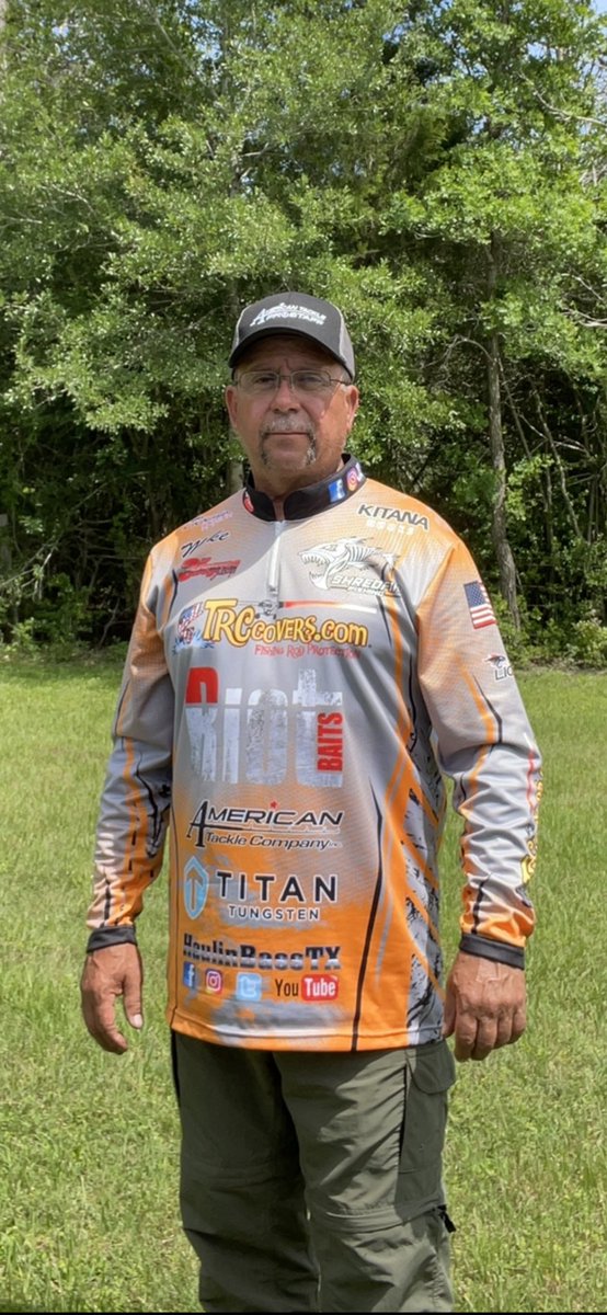 Michael37593176's tweet photo. Tough day on the water. New 2022 Jersey No fish! Got broke off twice and lost three right at the Kayak. That’s the way it goes sometimes! #americantackle #riotbaits #liquidmayhem #trccovers #kitanahooks #titantungsten #shredfinfishing #3rddegreejerseys #bassfishing https://t.co/JKGiJhTdNg