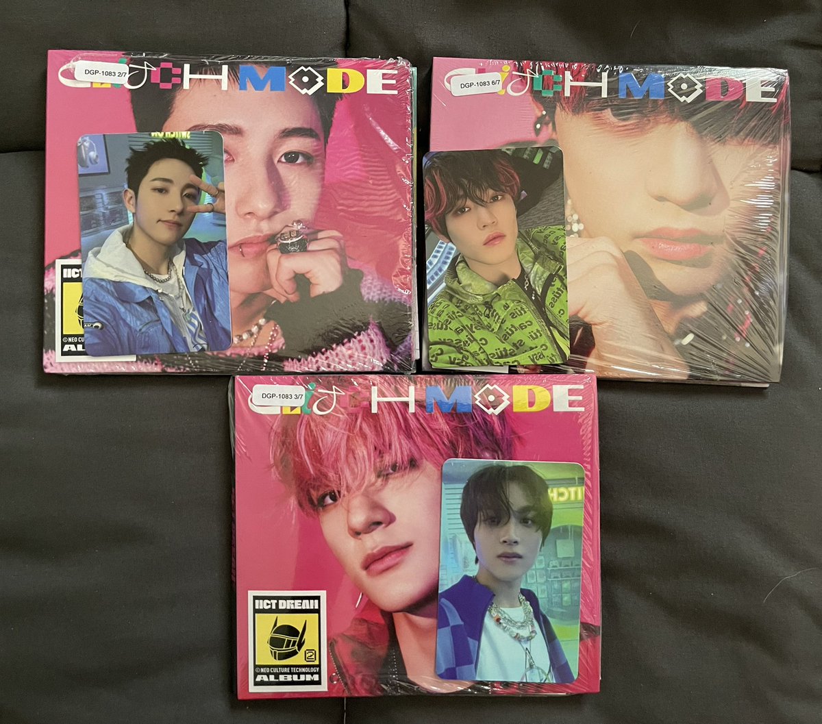 แจกอัลบั้มให้คุณ  ฟลว ของเราค่ะ
รีเลยค่ะ เดี๋ยวเรามาสุ่ม แจกแค่1อันนะคะ 
ให้เลือกเอาจาก3อันนี