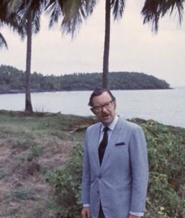 RolfJ0rdan's tweet photo. 'Here I am on Summersisle ...' #Whicker https://t.co/h7A6Ah2Cev
