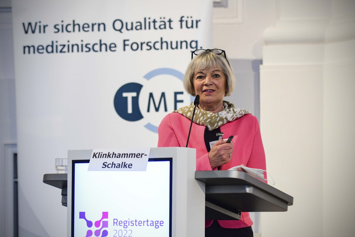 TMF_eV's tweet photo. Prof. Klinkhammer-Schalke @dnvf_ev bei #Registertagen 2022:
Wir müssen uns auch international vernetzen und davon lernen.
Wichtig: einheitliche Qualitätskriterien für #Registerdaten.
Med. Register sind noch nicht alle zusammenführbar ➡Inseln verbinden, um übers Eis zu gehen! https://t.co/tzH44NzGAX