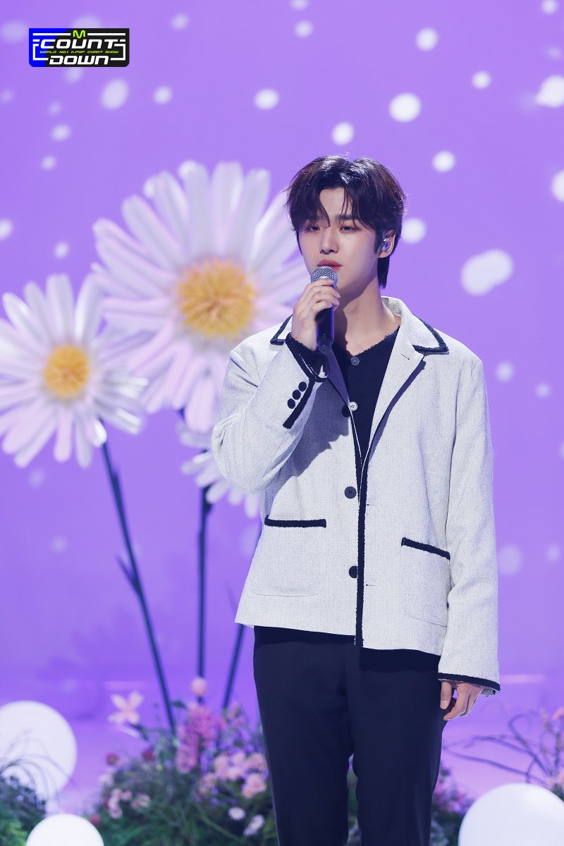 ForHongseok's tweet photo. 220428 | MCOUNTDOWN #PLAYM
(3)
https://t.co/FUuSIhpyJM
#홍석 #HONGSEOK
#펜타곤 #PENTAGON @CUBE_PTG https://t.co/Oc9O2w42pr