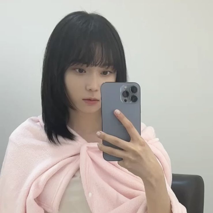 wtloverclub's tweet photo. 너 없이 내가 어떠케 살아... https://t.co/Ob67oU5k1Z