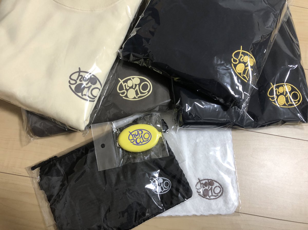 goose_ddchellys's tweet photo. 工藤さんから届きました〜☺︎︎︎︎
どれもかわいい！さいこう！これから沢山使います。

All Complete Set 買ったけど、サインポストカードついてなかった、、グッズの中にあるかもと思い探したけどなかった🤣逆に当たりかも??
問い合わせしてもいいんですかね🤔
#Shop910
#kudokimu https://t.co/xbgtLyiPTk