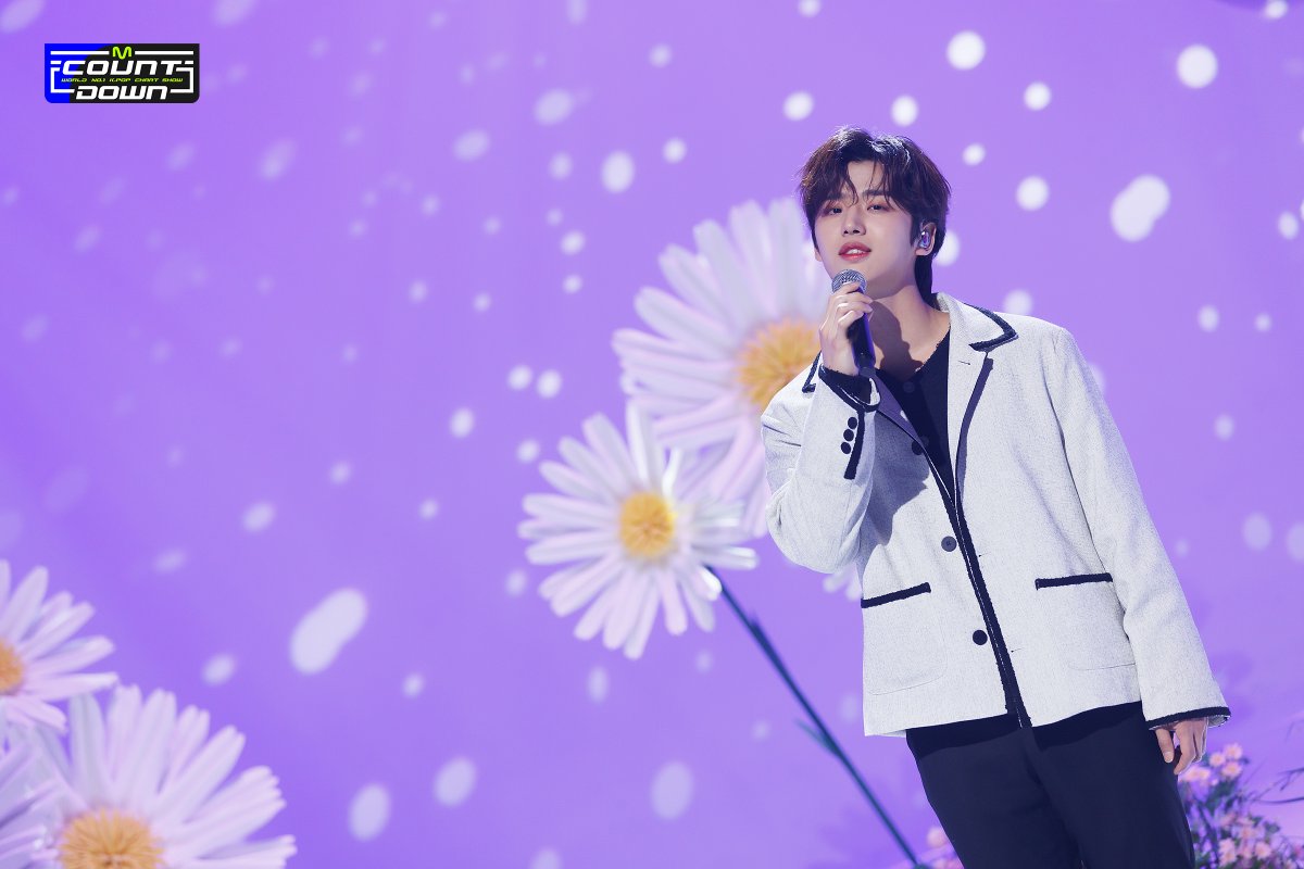ForHongseok's tweet photo. 220428 | MCOUNTDOWN #PLAYM
(4)
https://t.co/FUuSIhpyJM
#홍석 #HONGSEOK
#펜타곤 #PENTAGON @CUBE_PTG https://t.co/Z2pysoYXCI