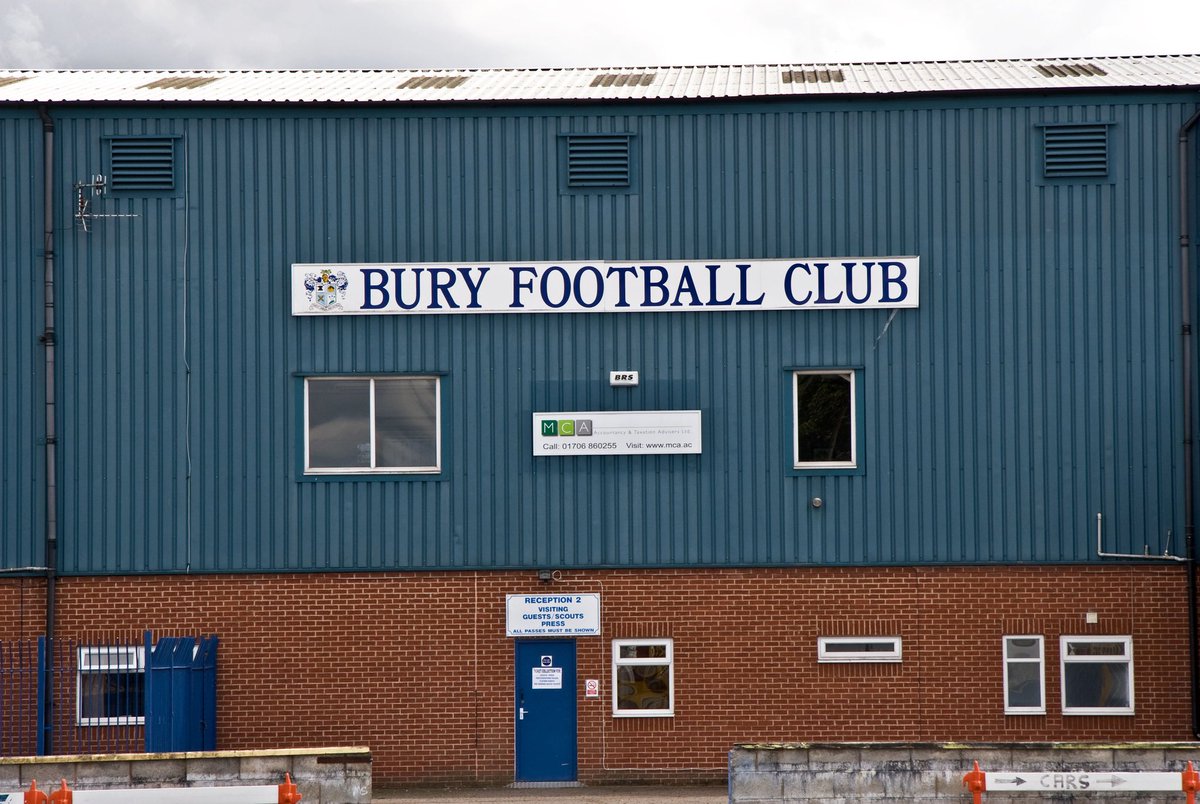 BuryFCBrasil's tweet photo. WE ARE COMING BACK! O Bury FC anunciou oficialmente que seus torcedores adquiriram o clube e também o estádio Gigg Lane.

É o primeiro passo para o recomeço do clube, estamos voltando. https://t.co/ERTthx8unz