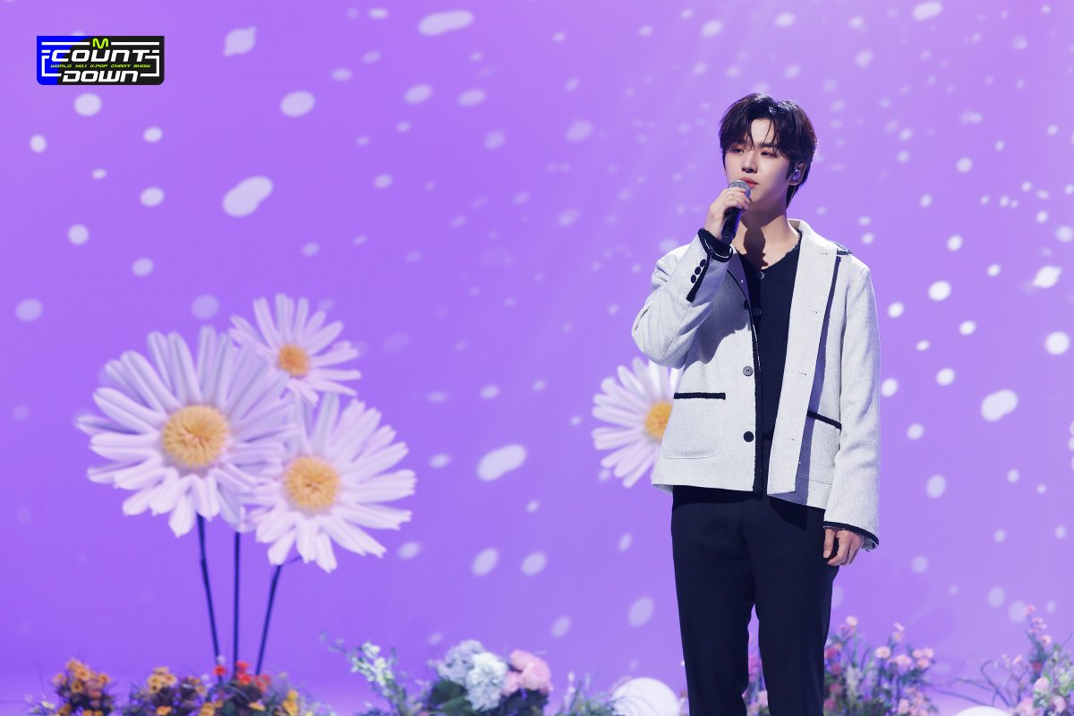 ForHongseok's tweet photo. 220428 | MCOUNTDOWN #PLAYM
(7)
https://t.co/FUuSIhpyJM
#홍석 #HONGSEOK
#펜타곤 #PENTAGON @CUBE_PTG https://t.co/omGJqBo7rV