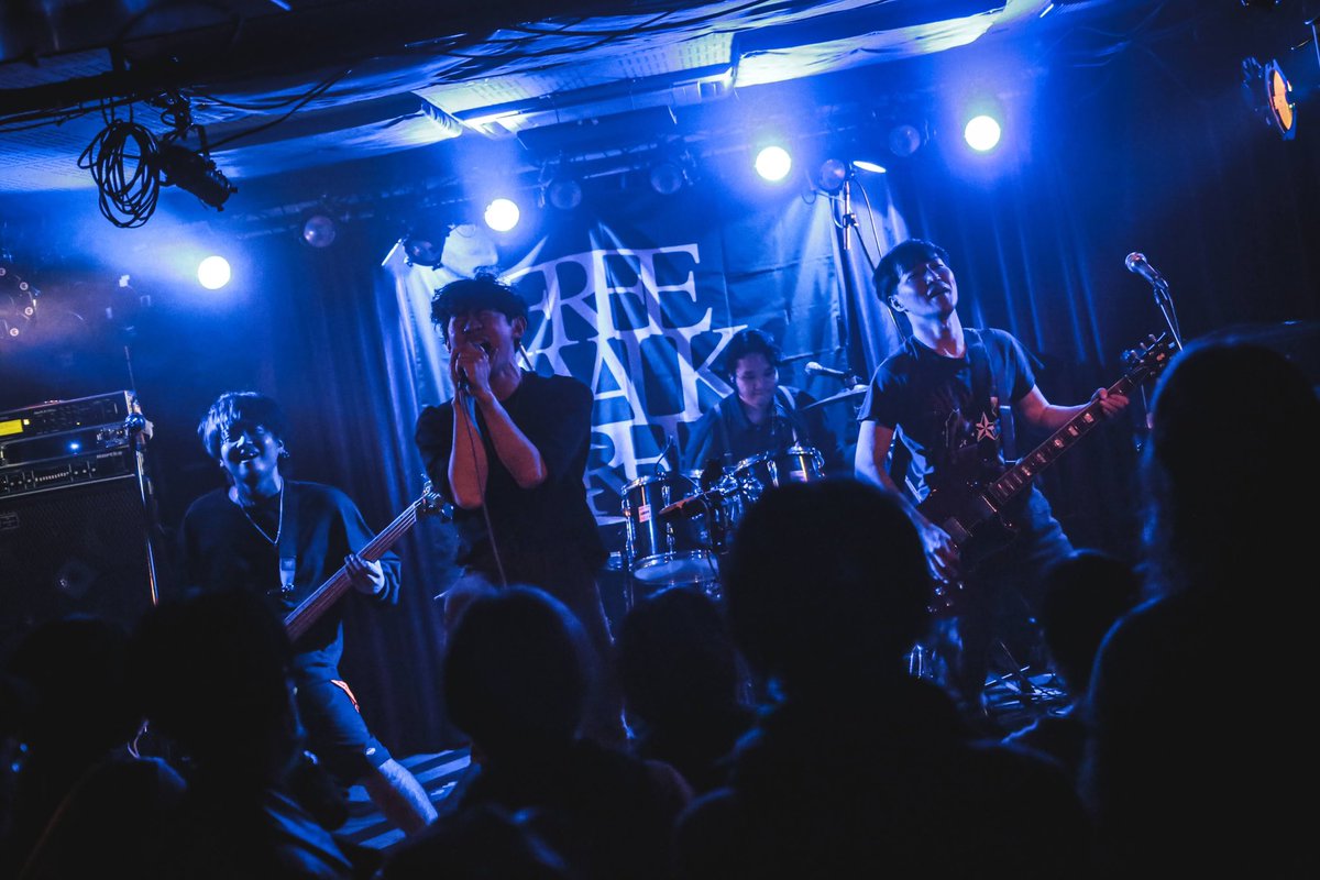 taichi0514's tweet photo. 遅くなりましたが
先月の29日FREEZE企画の『乱音PARTY11』に参加させて頂きましたー‼️
たくさん知ってる人いて楽しかったです😀
FREEZEの企画してくれた1日に少しでも僕らがお役に立ててたら嬉しいです‼️
めっちゃ楽しい1日でした‼️
FREEZE呼んでくれてありがとー‼️
写真はeno君👍👍 https://t.co/88DNpLRkPZ