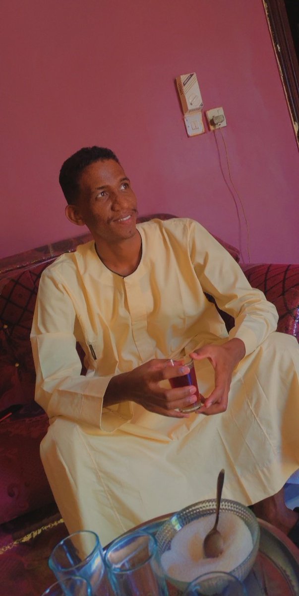 muwfag_jelood3's tweet image. نحنا بنفطر عشان نشرب الشاي والله ♥☕

كل عام وانتم بخير وتامين ولامين ♥
#صورتك_بالعيد 
#كل_عام_وانتم_بخير 
#عيدكم_مبارك 
#السودان