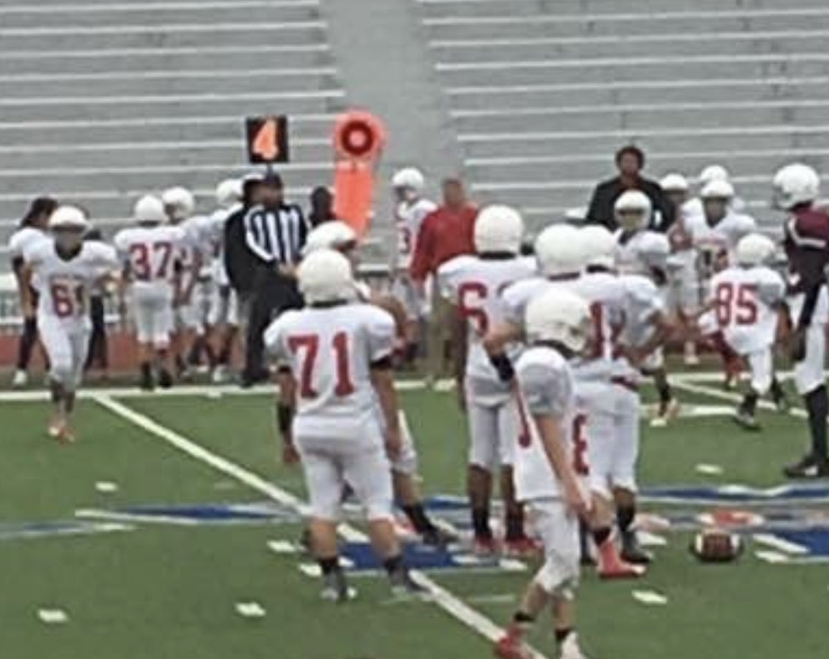 tatianatrotter9's tweet photo. That one time I played football and was pretty darn good at tackling those boys!  #71 😂 #lifelifetothefullest https://t.co/TOapqXzEV3