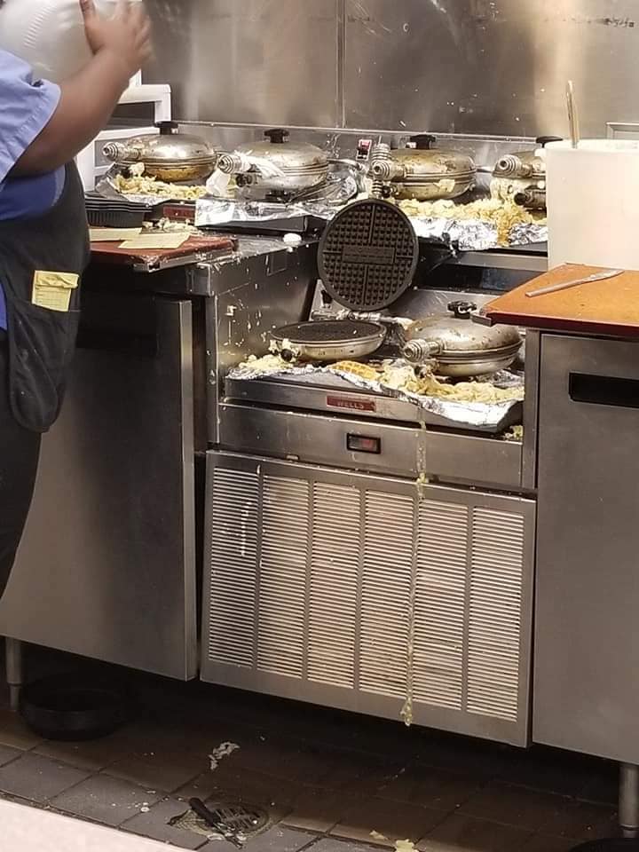 GAFollowers's tweet image. Seen in Macon, you eating at this Waffle House?