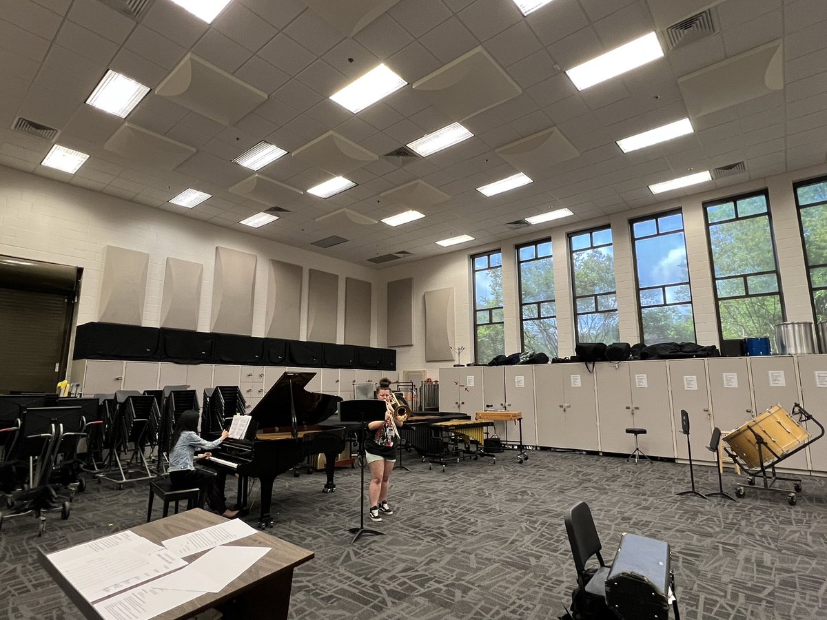JoannaHersey's tweet photo. Last week of classes and we celebrate! This student has a Junior Recital this evening, which she is going to knock out of the park! #springsemester2022 https://t.co/3IYdfvRFyp