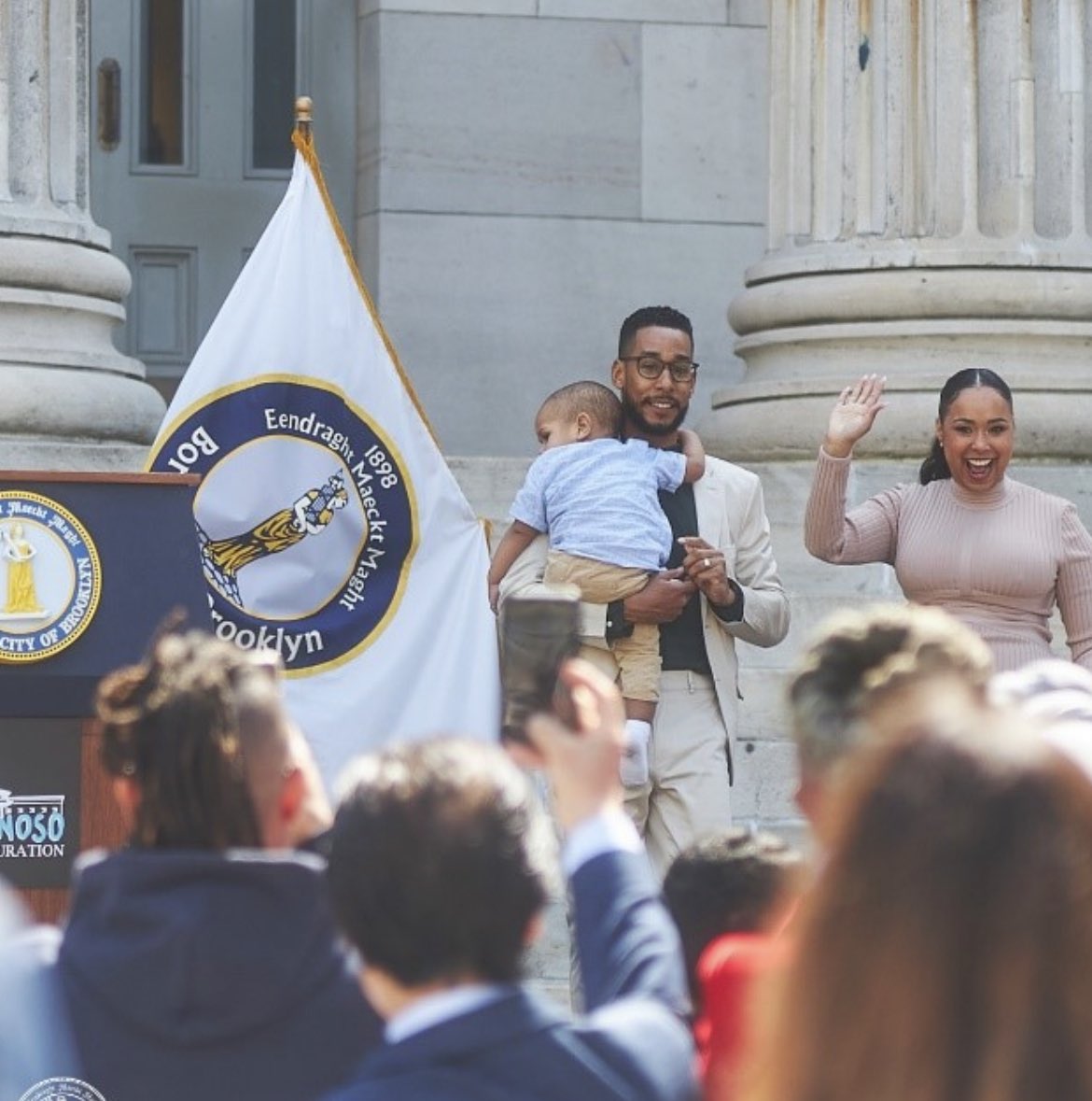 breukelenbridge's tweet image. Administration after administration, Brooklyn Borough Presidents stood behind the official motto Eendraght Maeckt Maght. For Eric Adams, it worked very well. Hope we are able to connect to @BKBPReynoso soon. 

#eendrachtmaaktmacht #eendraghtmaecktmaght #unitymakesstrength