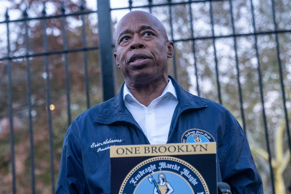 breukelenbridge's tweet image. Administration after administration, Brooklyn Borough Presidents stood behind the official motto Eendraght Maeckt Maght. For Eric Adams, it worked very well. Hope we are able to connect to @BKBPReynoso soon. 

#eendrachtmaaktmacht #eendraghtmaecktmaght #unitymakesstrength