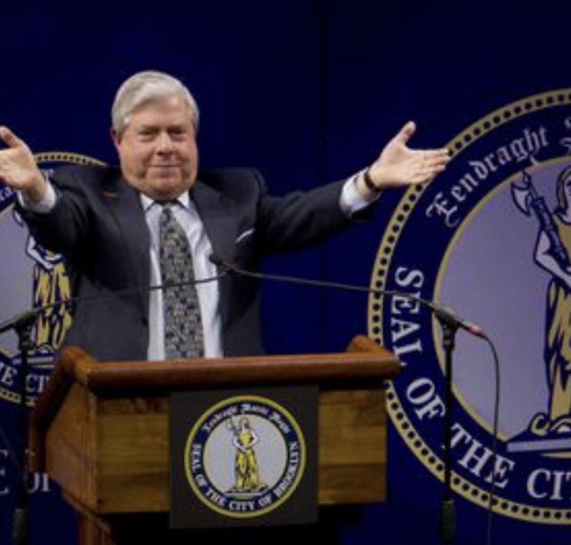 breukelenbridge's tweet image. Administration after administration, Brooklyn Borough Presidents stood behind the official motto Eendraght Maeckt Maght. For Eric Adams, it worked very well. Hope we are able to connect to @BKBPReynoso soon. 

#eendrachtmaaktmacht #eendraghtmaecktmaght #unitymakesstrength