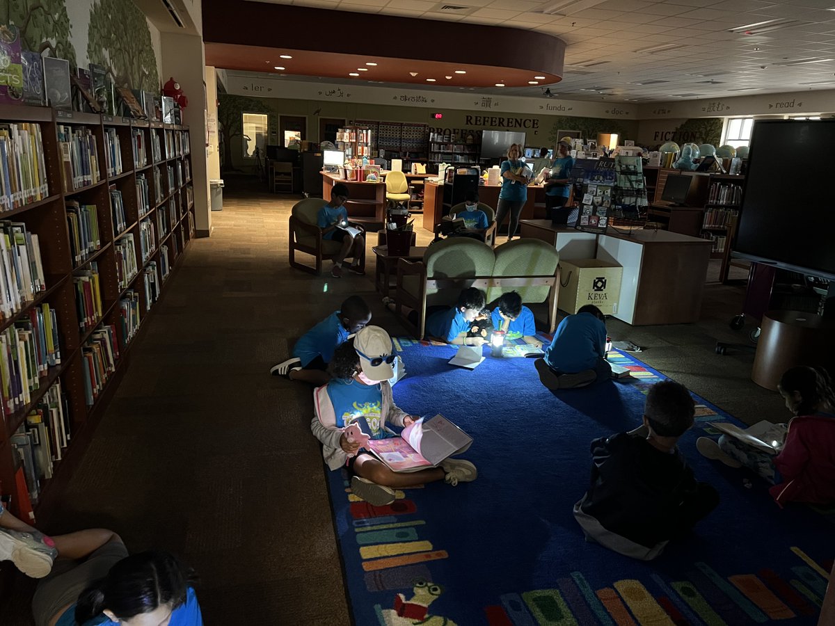 Students enjoyed "Flashlight Reading" in the library last week! <a href="/RoundRockISD/">Round Rock ISD</a>