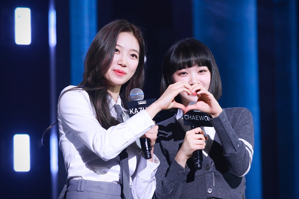 220502🫶🏻#KAZUHA #카즈하
#CHAEWON #김채원
#LE_SSERAFIM #르세라핌