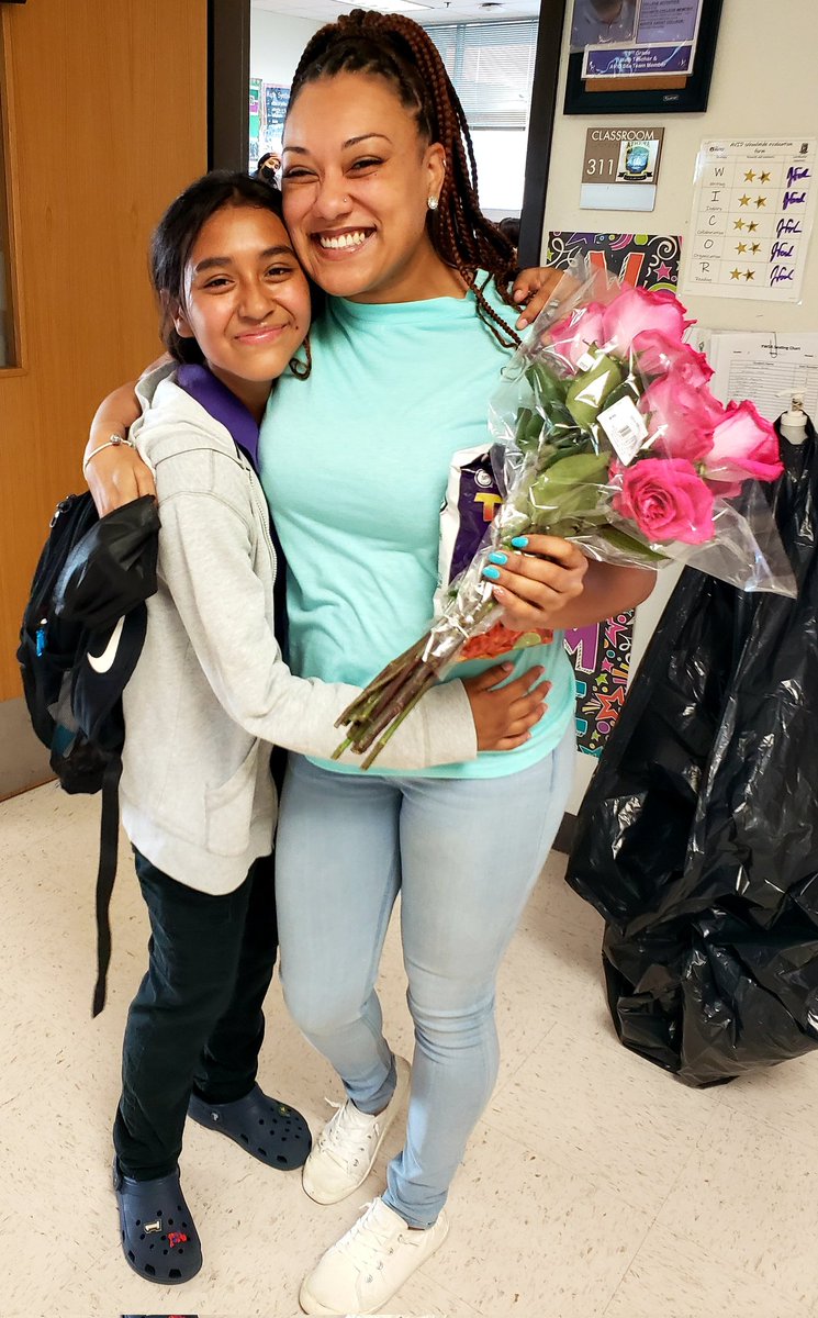 GabbiD3's tweet photo. Omg these @YWSALadyJags 💘 their teachers (A-TEAM does, too!). #itsonlyday1 #TeacherAppreciationWeek #EngageEquipEmower https://t.co/tDji1ZhL8q