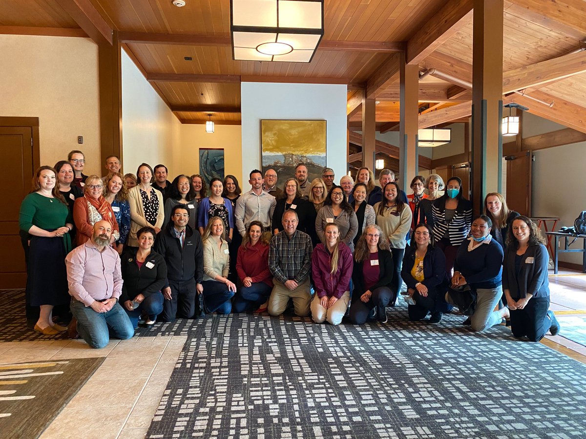 PSVIMResidency's tweet photo. Joined by the brilliant minds behind COMPADRE, our PD and APD are reimaging medical training and exploring ways to better prepare residents to work with underserved populations.  #OHSU #UCDavisMedSchool #COMPADRE https://t.co/Pj46kbdlnx