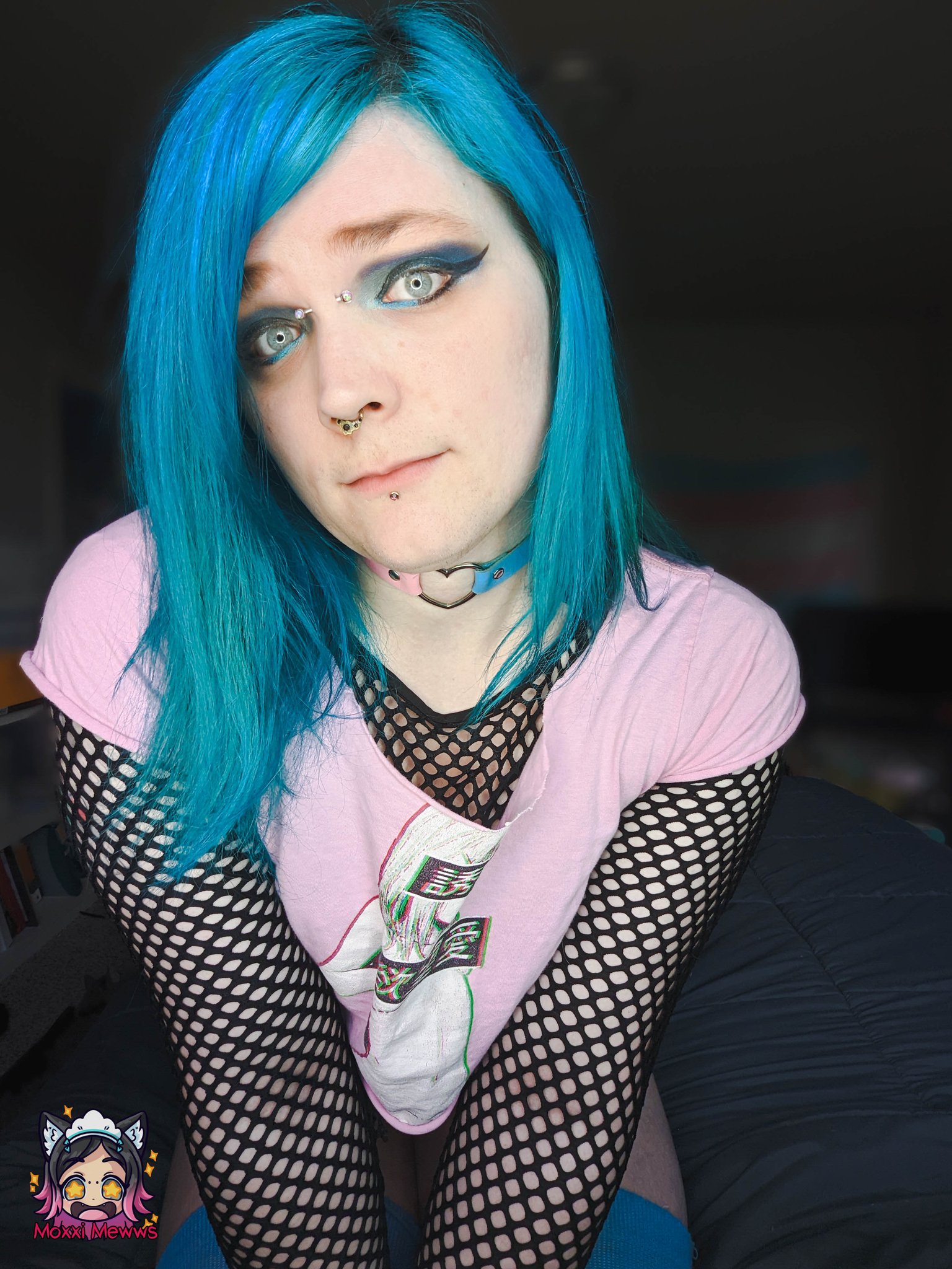 Tw Pornstars Moxximewws 🔥back And Hotter Than Ever🔥 Twitter Blue Hair Blue Eyeballs 