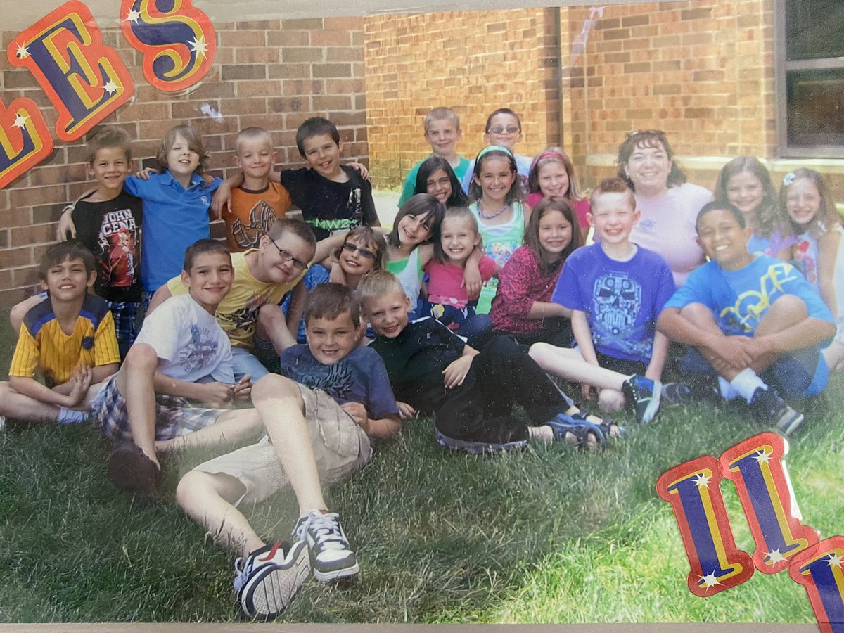 MissScott2LES's tweet photo. Happy Senior Signing Day to these lovelies… it’s been a long time since second grade but I’m still always #proudteacher! #LondonPossible #FutureReadyDay @londonschools https://t.co/BWOPRhHxcZ