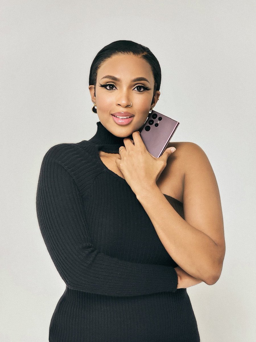 Congratulate <a href="/Linda_Mtoba/">Linda Mtoba</a> for being <a href="/SamsungMobileSA/">Samsung Mobile SA</a> brand partner ,  get em sis. Im sure you enjoying The S22 
 #WithGalaxy #GalaxyS22Ultra

<a href="/SamsungMobileSA/">Samsung Mobile SA</a> 
@Tau_Nkamogeleng 
<a href="/PhilMphela/">Kgopolo</a>