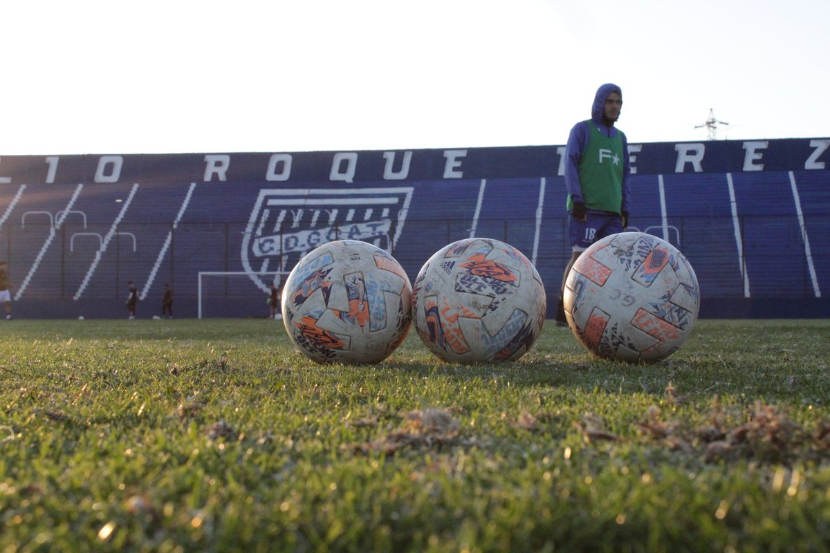 ClubGodoyCruz's tweet photo. #ReservaLPF ⚽

@ClubGodoyCruz 🆚 #CentralCordoba

A partir de las 9 Godoy Cruz recibe en el Feliciano Gambarte a Central Córdoba por la penúltima fecha de la Copa. 

#VamosTomba 💪 https://t.co/P1faE90HWZ