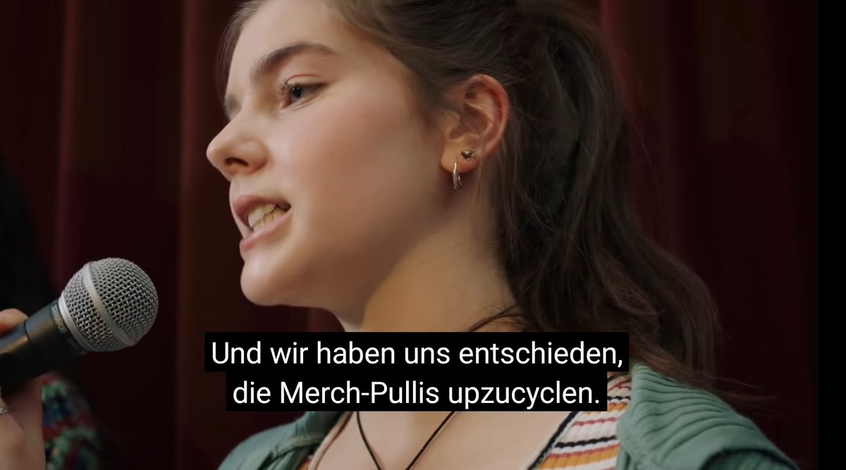 Hellgirl4620's tweet photo. "We decided to upcycle the merch hoodies" 
Fatou you better not give your Axolotl hoodie away, let Kieu My hide it somewhere istg no 🥲
#druck https://t.co/00p18IFNp5