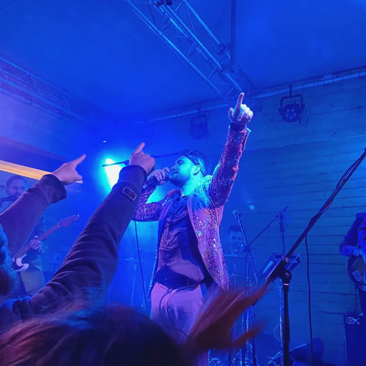 Naked Animals tweet media