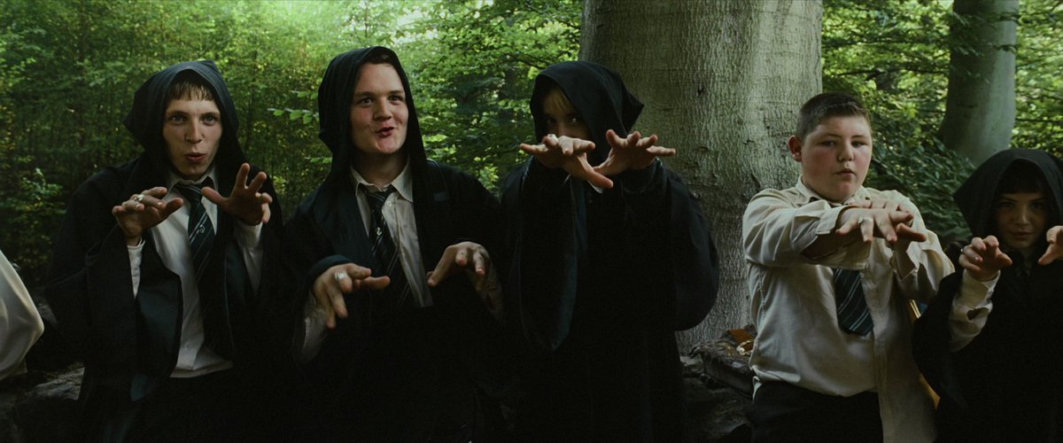 PotterheadPosts's tweet photo. After Prisoner of Azkaban, the costume designers had to sew shut the pockets of Tom Felton's Hogwarts robes because he kept sneaking snacks on set. https://t.co/dlSlu4J1Dr