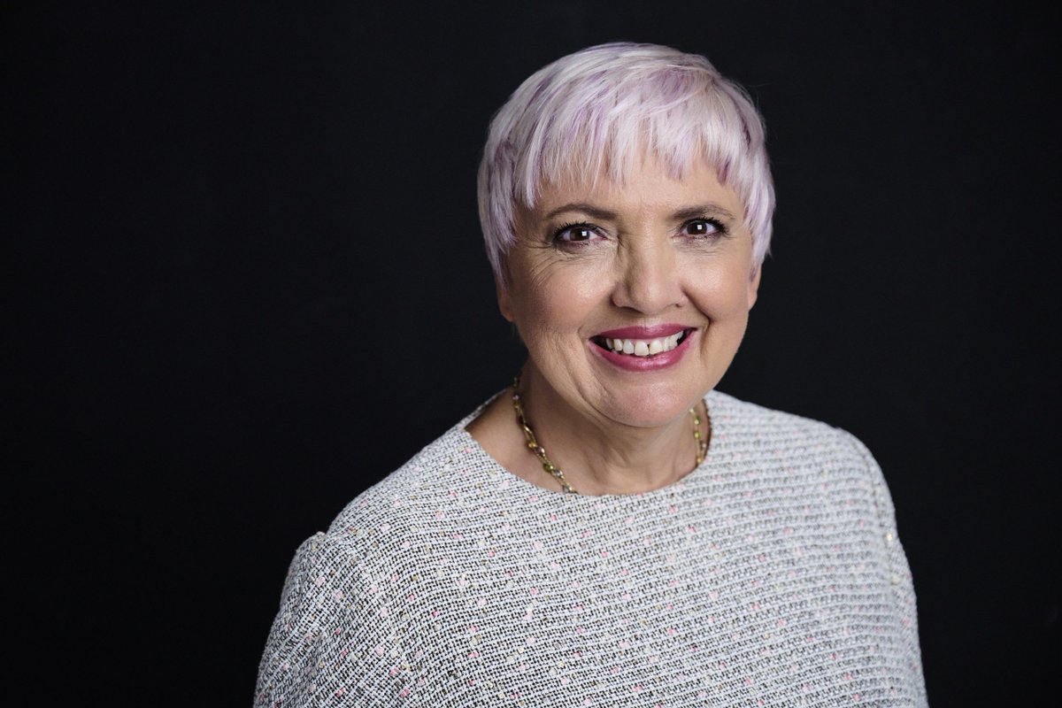 "Kunst und Demokratie sind die Säulen soziokultureller Arbeit". Kulturstaatsministerin Claudia Roth spricht der Soziokultur ihre Wertschätzung aus:
soziokultur.de/kunst-und-demo…