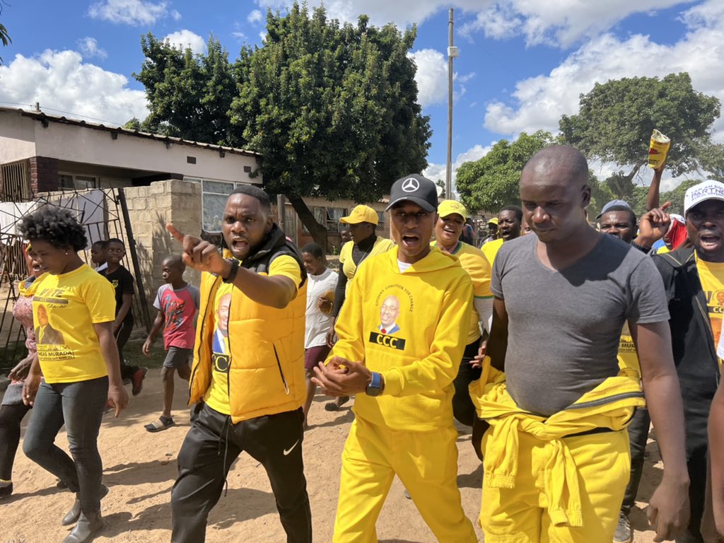Cde_Ostallos's tweet photo. In Chitungwiza we present the alternative candidate former Mayor @MaikoLovemore who is our candidate for the 7th of May by election. https://t.co/7dwRb6gnPE
