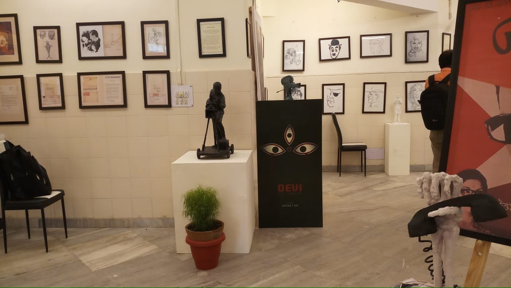 PIBKolkata's tweet photo. @srfti_official @MIB_India @BOC_MIB @PIB_India @DDBanglaNews @airnews_kolkata Glimpses of the Ray Renaissance Art Gallery at
@srfti_official
#Raytoday #AzadiKaAmritMahotsav
@MIB_India @BOC_MIB @PIB_India @DDBanglaNews @airnews_kolkata https://t.co/tYfFjsMf31