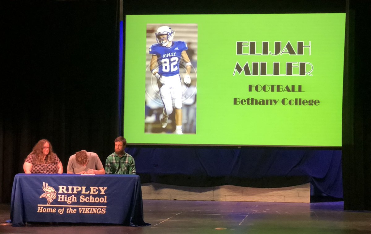 RipleyHSWV's tweet photo. What a great day to celebrate these seniors who are furthering their athletic and military career! #signingday #militarysigning! https://t.co/K9GrSQwpcr