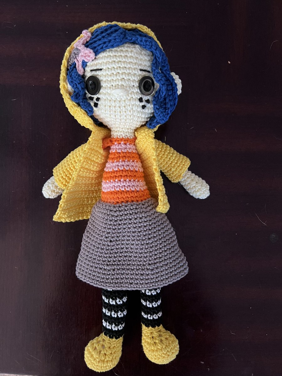 fourks4ks's tweet photo. @quinncy I made this for my daughter’s roommate. #coraline https://t.co/zgxmdrWfnM