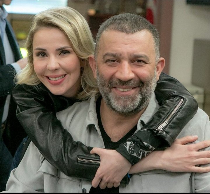 Tweetberfinn's tweet photo. Bayram şekerlerim..💙 #SelMes /Mutlu bayramlar🌸🤍 https://t.co/TYFYpp6bd1