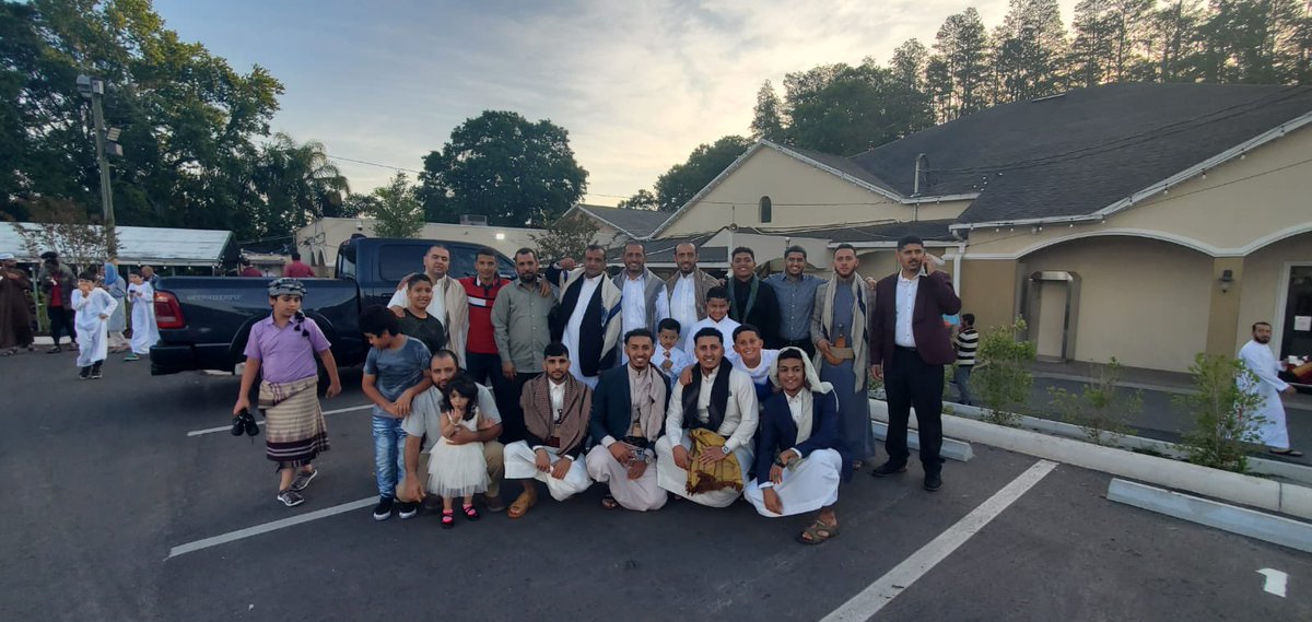 بعد خروجنا من صلاة عيد الفطر المبارك بجامع القسام مدينة تامبا ولاية فلوريدا. الامريكيه