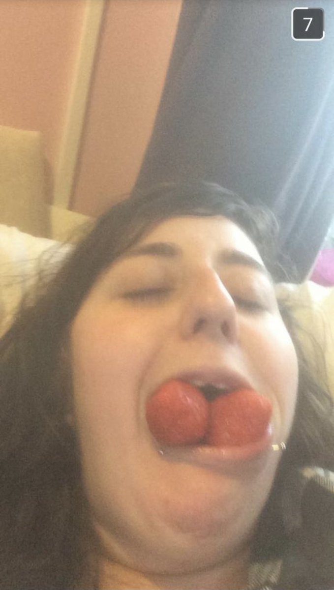 stxphwxds's tweet photo. Haps baps u stupid bitch love u longtime xxxx @LaauraAnne https://t.co/QliSrtwQwK