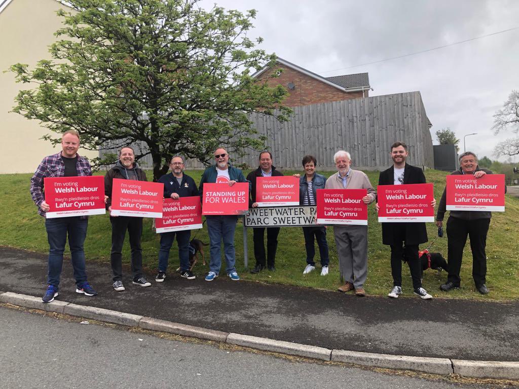MTA_LabourParty's tweet photo. Brilliant response on the #LabourDoorstep in #Trefechan this morning for our candidate Roy Bish. Lots of conversations with residents who are unhappy with the Tory #CostOfLivingCrisis and want to #VoteLabour https://t.co/jzKfApiwJw