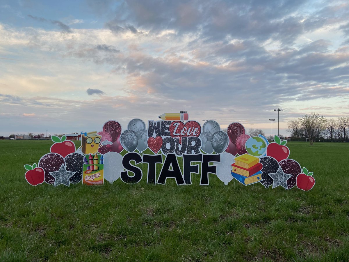 RossfordElem's tweet photo. Happy staff appreciation week to our AMAZING staff at Rossford Elementary School!!  We are lucky to have so many caring and dedicated people in our lives!  @RossfordSchools https://t.co/MCvGiWOQG2