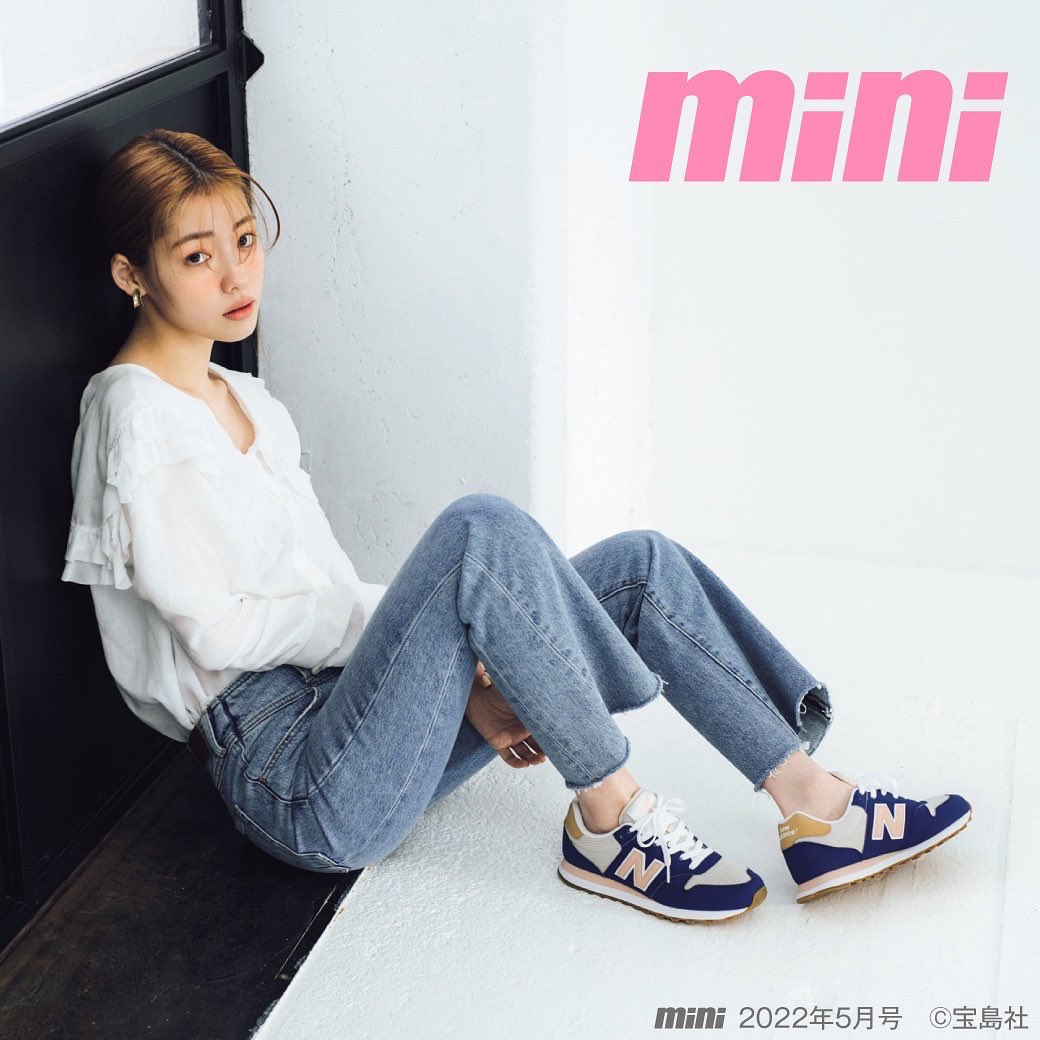 shoeplaza_jp's tweet photo. 👟👟👟
【 #mini 掲載 】
イチ早くチェックせよ♡
#中村里帆 ちゃんが、人気ブランドからイケてる注目の春の新作をナビゲート!
ポップなシーズナルカラーが足元を盛り上げる‼︎
定番のデザインでどんなコーデも好相性♡
https://t.co/wxFJFJ0bQa
#SHOEPLAZA #newbalance #宝島社 #FootChannel https://t.co/FopAGUb4SW