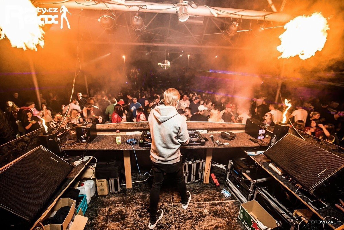 SynCola's tweet image. This is what it looked like last Saturday at the Relax Prasek Summer Complex and this weekend we will see each other on Friday and Saturday at the DCS Club!  🔥🔥