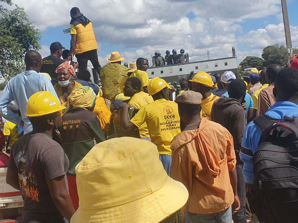CCCZimbabwe's tweet photo. 🟡1. The regime in Harare continues to abuse state institutions after it deployed @PoliceZimbabwe to violently disrupt our peaceful door-to-door election campaign in Ward 7 in Zengeza West Constituency today. https://t.co/DB578xVyYb