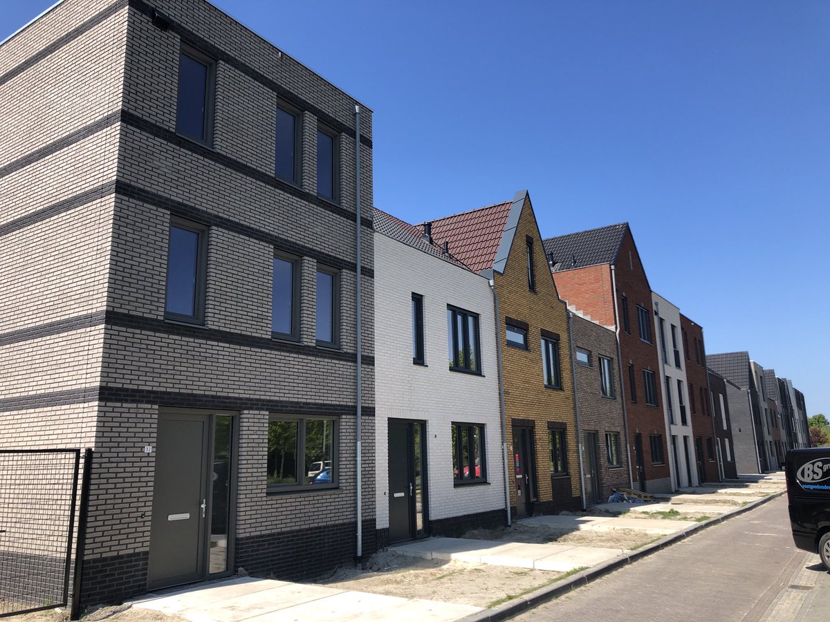 Vanmiddag de laatste woning opgeleverd #17woningen parkwijk een mooi project om te maken ⁦<a href="/VanWijnenGroep/">Van Wijnen</a>⁩ ⁦<a href="/sijperda/">Sijperda Verhuur BV</a>⁩