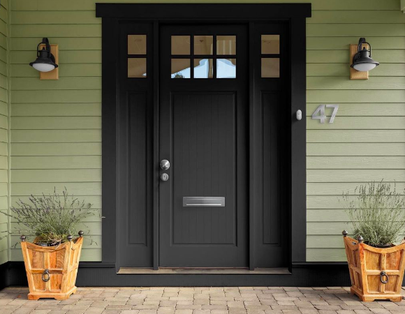 Combineer veiligheid en een schitterende uitstraling van uw entree met ons hoogwaardige voordeur- en veiligheidsbeslag! Lees er alles over: tenhulscher.nl/nieuws/geef-uw…