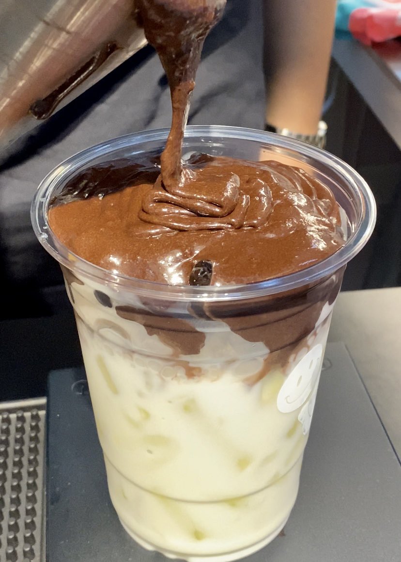aroiguru's tweet photo. สายโกโก้ต้องลอง 🥰 โกโก้แบบหอมเข้มที่ Cocoa Glue Ari ร้านเปิดใหม่ย่านอารีย์ ชอบตัว Cocoa Khun มากกก เป็น Cocoa+Almond Milk (ไม่มีนมวัว) ร้านอยู่ที่สหกรณ์พระนคร ต้นซอยอารีย์ 1 เลย

#อร่อยบอกต่อ #อร่อยไปแดก @aroii @hungrybearrrr https://t.co/YUBfk5vCOv