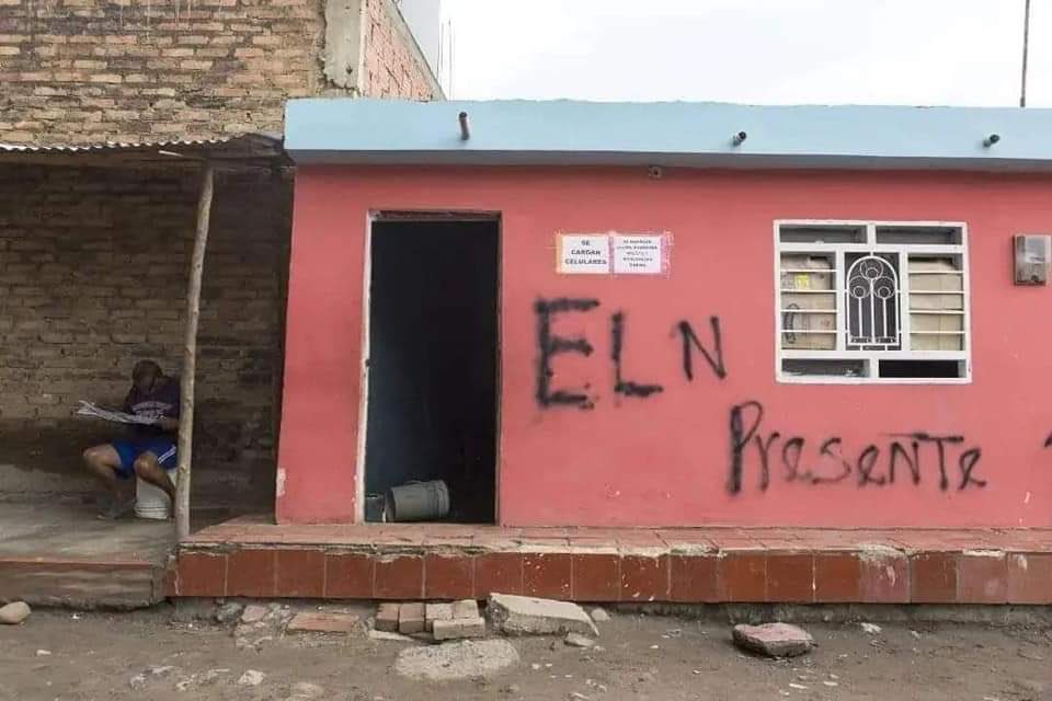 Cucuta24Horas's tweet photo. Así amanecen varias casas en el sector de La Parada en Villa del Rosario, a pocos paso de la frontera con Venezuela y a 10 minutos del centro de Cúcuta. 

@gusgomez1701 @EspinosaRadio @vanedelatorre @jsanchezcristo @JuanPabloCalvas @lcvelez @VickyDavilaH @NestorMoralesC https://t.co/5ltjnTWWrd