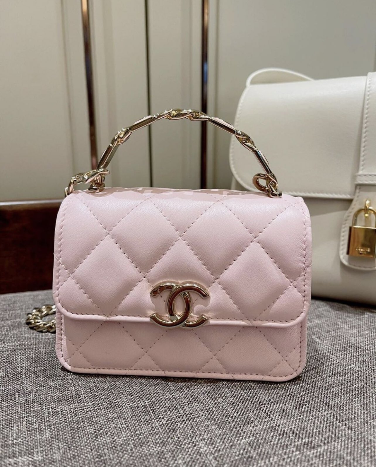 Chanel Business Affinity Flap Bag Light Pink Caviar Large at